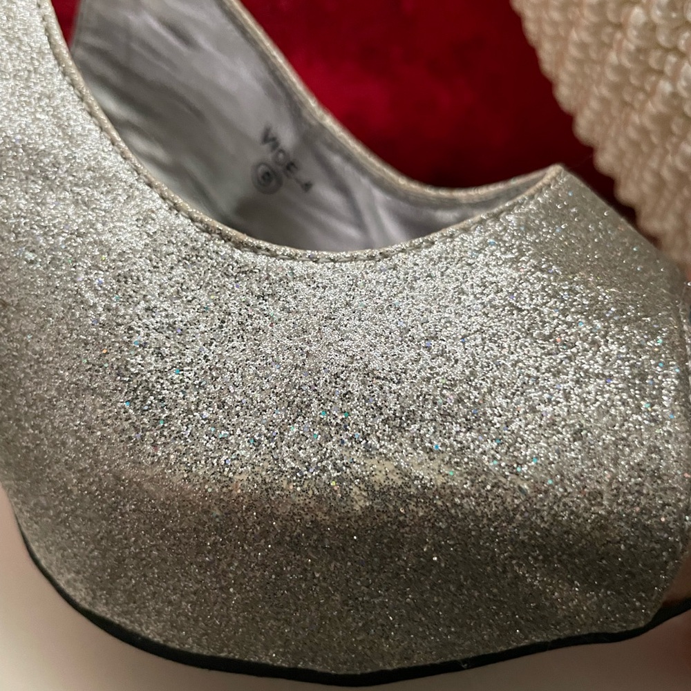 Michaelangelo Silver Glitter Slingback Heels - image 6